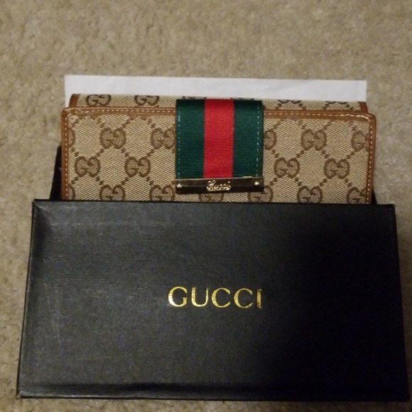 gucci checkbook wallet
